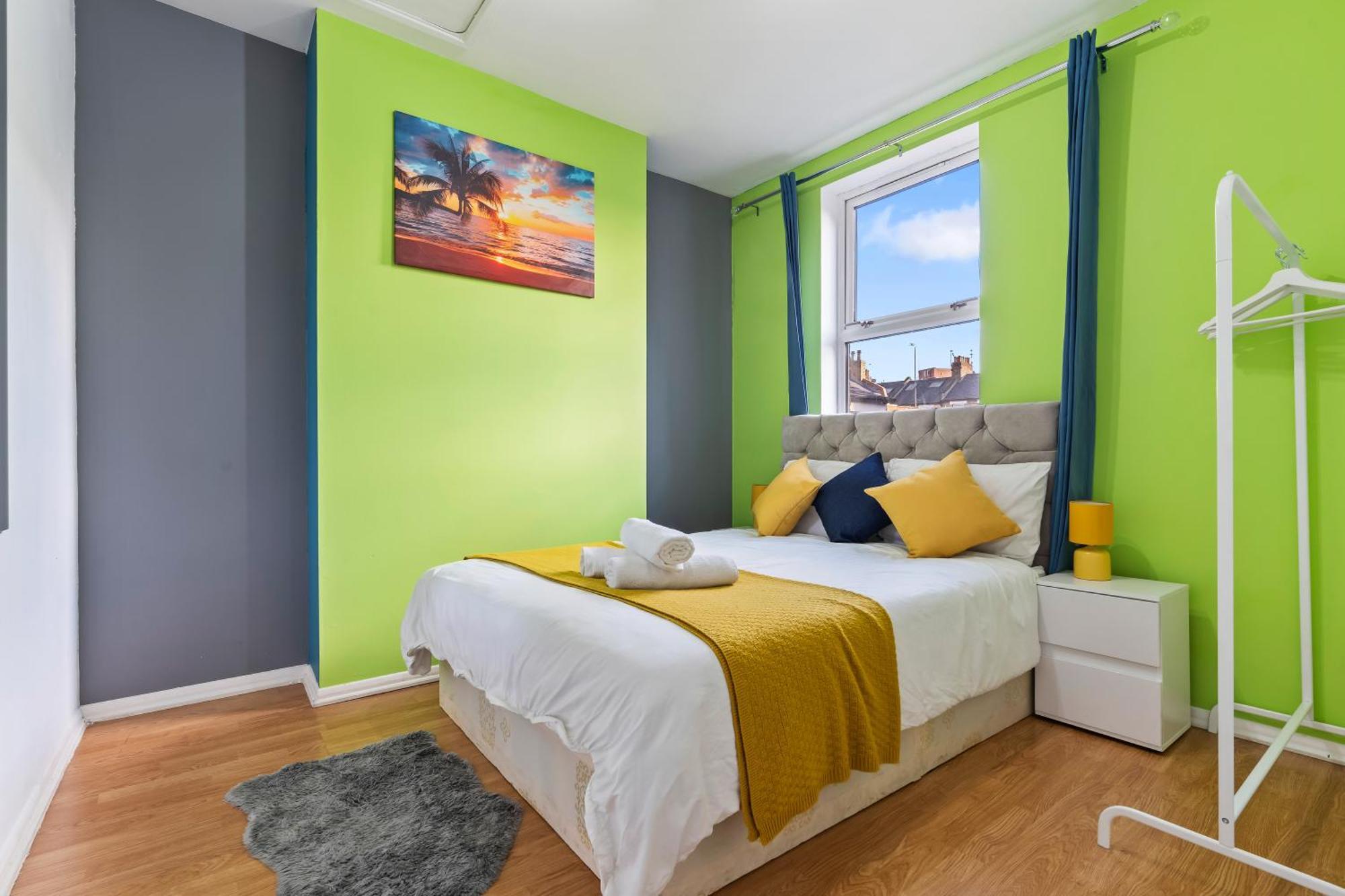 Comfy 4Br House Close To Subway London Exterior photo