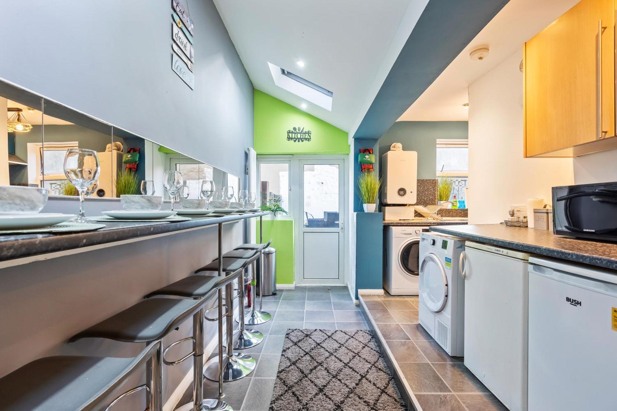 Comfy 4Br House Close To Subway London Exterior photo